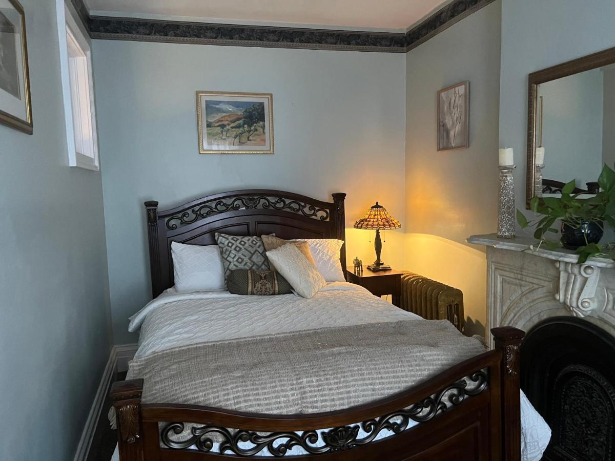 1 Bedroom Private Victorian Apt In Convenient City Location On 5 Acre, Sleeps 4 โพห์คิปซี ภายนอก รูปภาพ